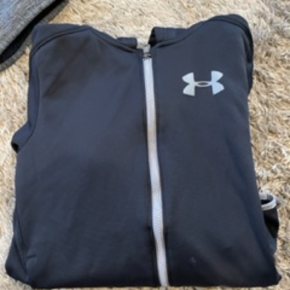 Boys under armour sweatshirt size small